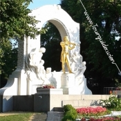 1010 - Johann Strauss Denkmal